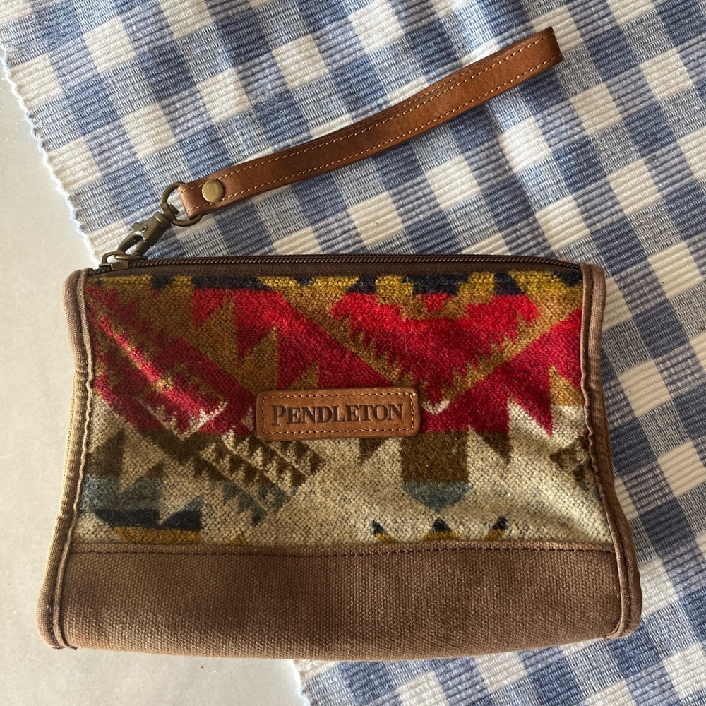 Pendleton Wristlet in Adorable Southwest Vintage Style